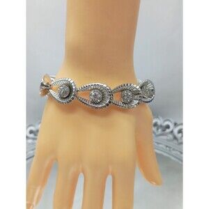PENNINO Elegant Ice Rhinestone Studded Link Bracelet